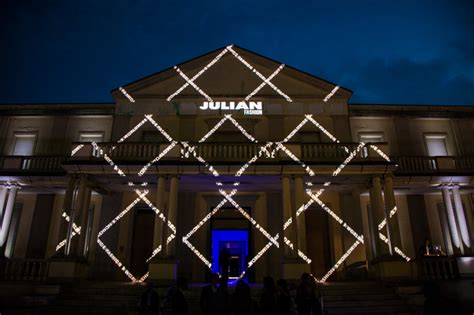 julian fashion outlet